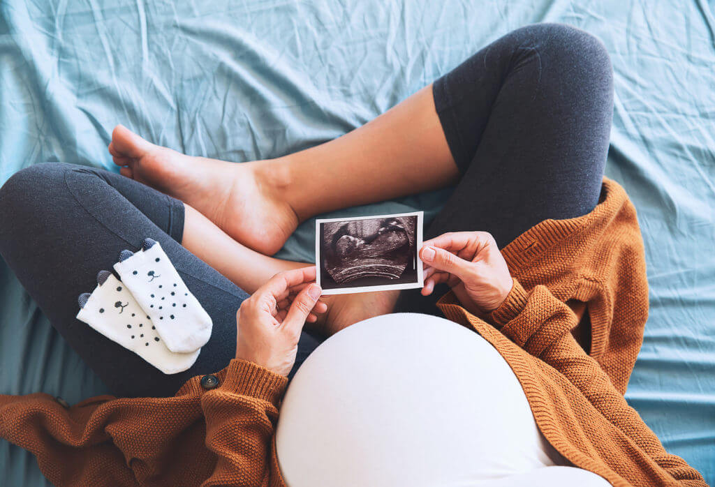 Pregnant woman should you send a greeting card?