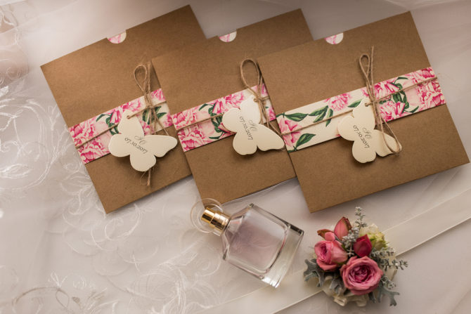 How to decorate an envelope
