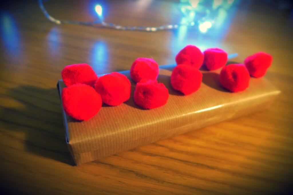 pom pom Christmas gift wrap