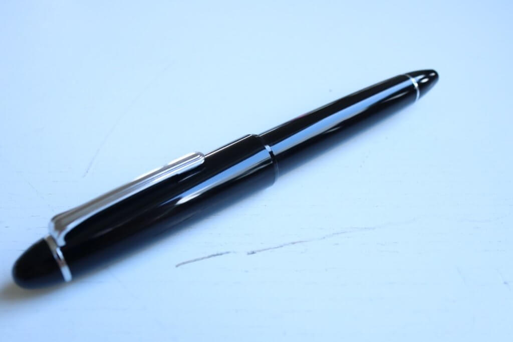 The Sailor 1911 Ringless fountain pen in Simply Black